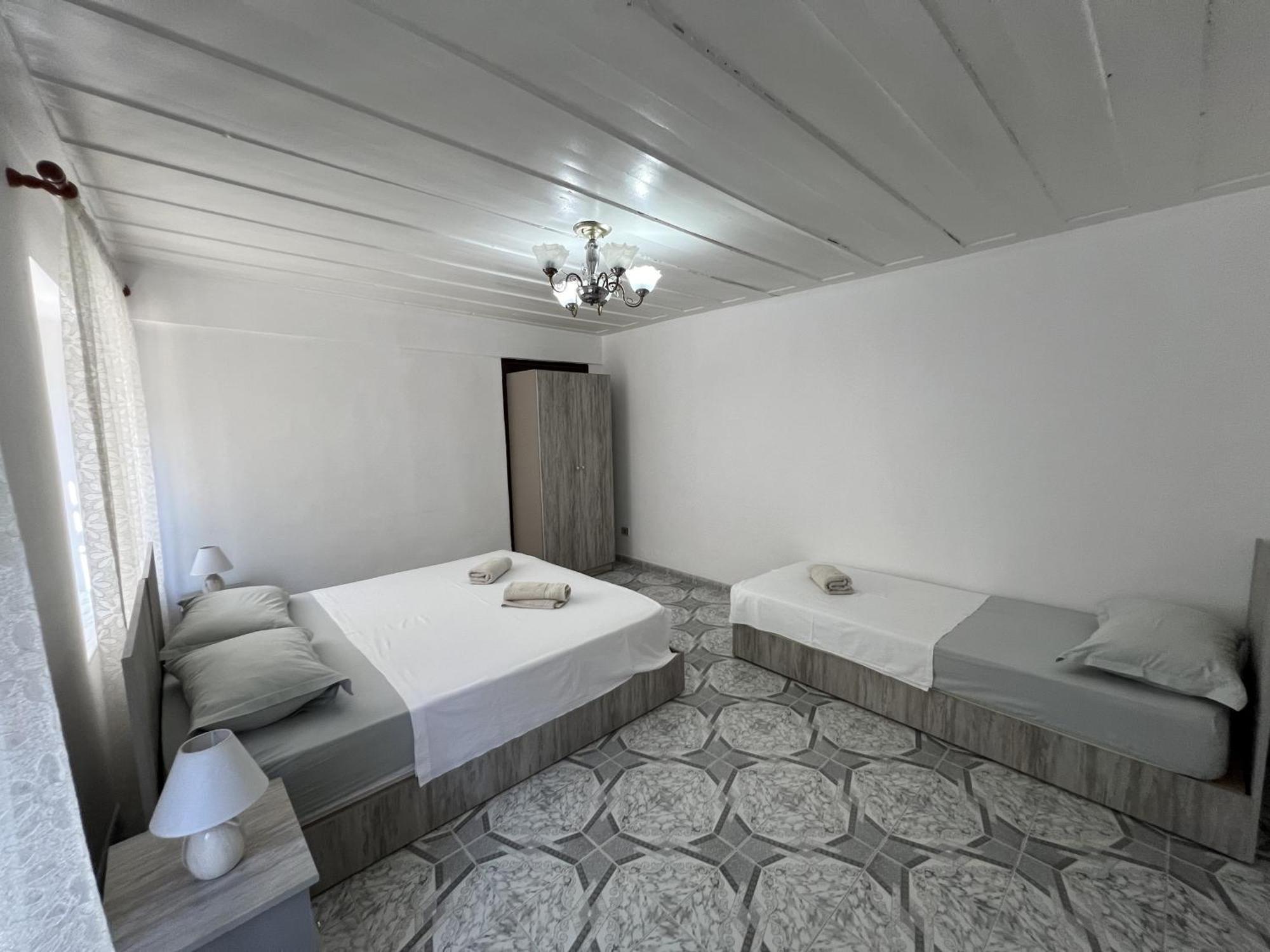 Onetwosleep Guesthouse Shkodra Exterior foto