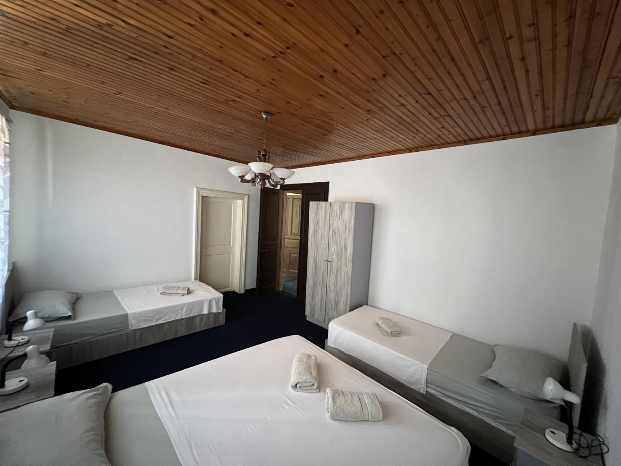 Onetwosleep Guesthouse Shkodra Exterior foto