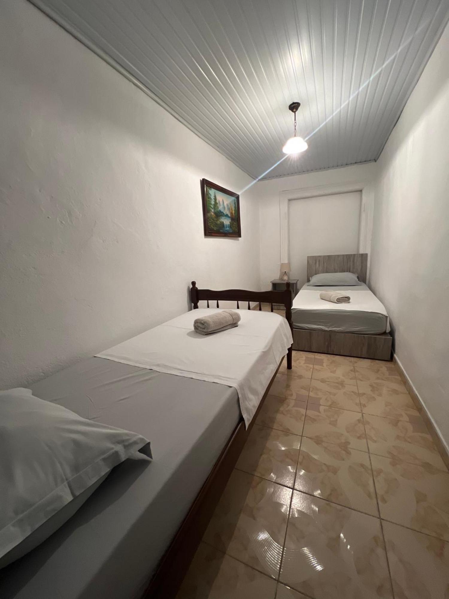 Onetwosleep Guesthouse Shkodra Exterior foto